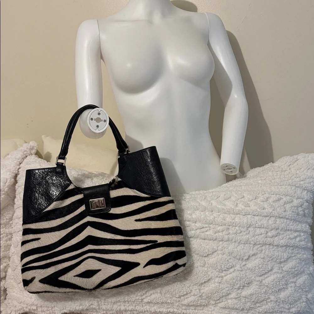 Tanner Black and White Zebra Fur Print Women's Bag - Picture 13 of 16
